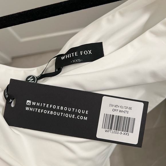 White Fox Boutique White One-Shoulder Crop Top - Picture 3 of 4